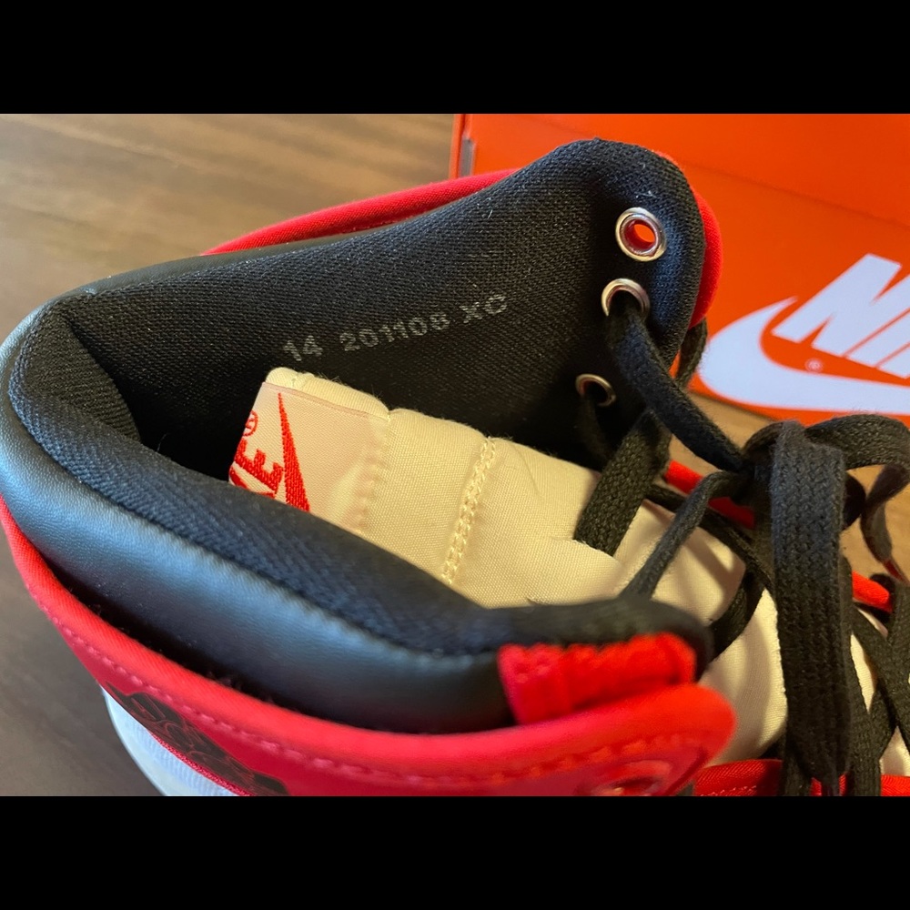 Jordan 1 Retro AJKO Chicago (2021) - Picture 4 of 4